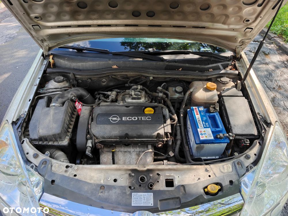 Opel Astra 1.6 Essentia - 21
