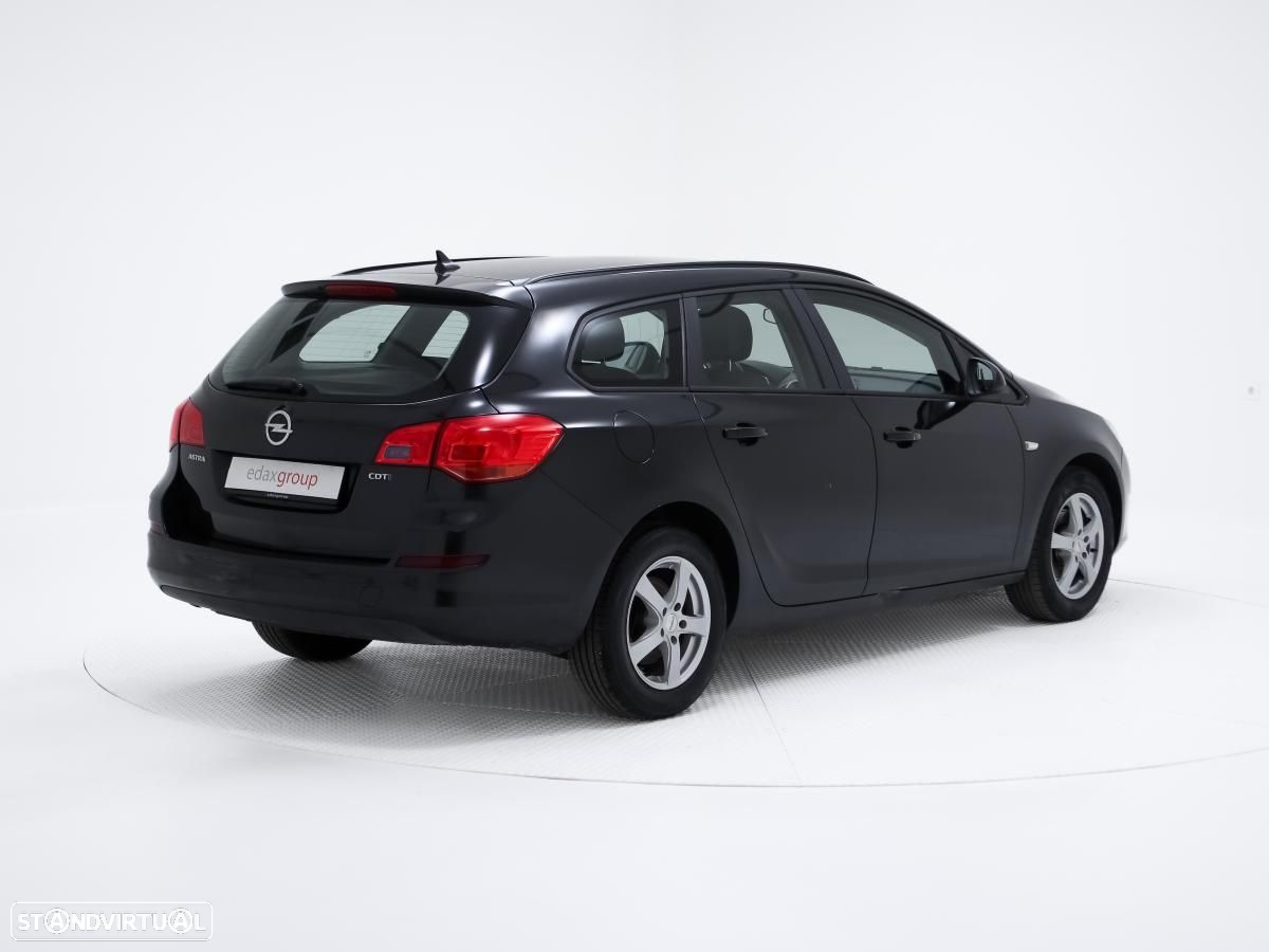 Opel Astra Sports Tourer - 3