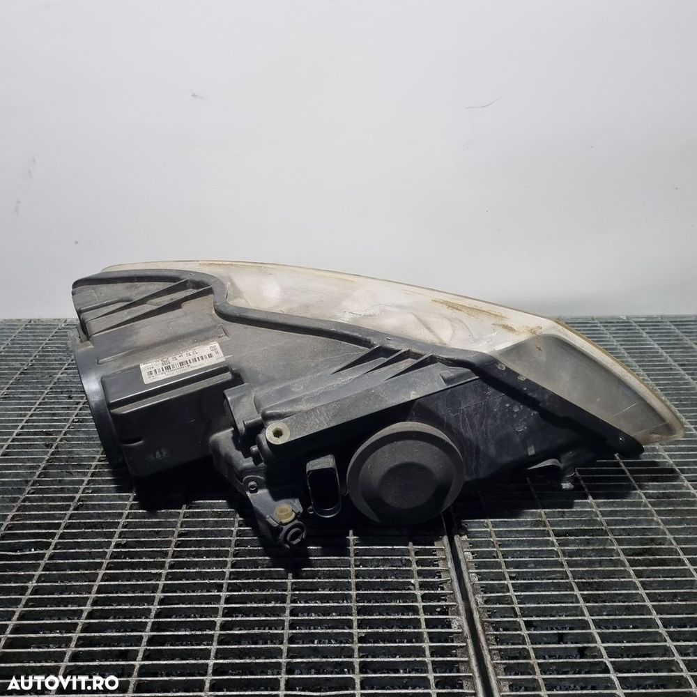 Far Stanga Volkswagen Touareg 7L facelift 2007 - 2011 SUV 4 Usi (1417) Cu lupă - 2