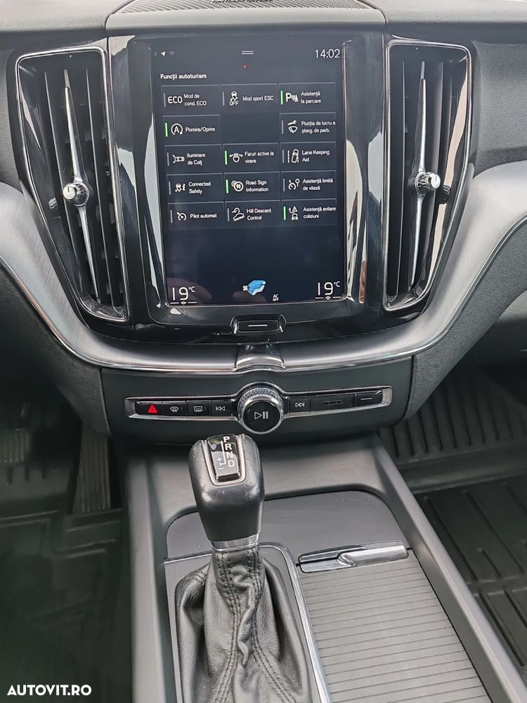 Volvo XC 60 D5 AWD Geartronic Momentum - 14