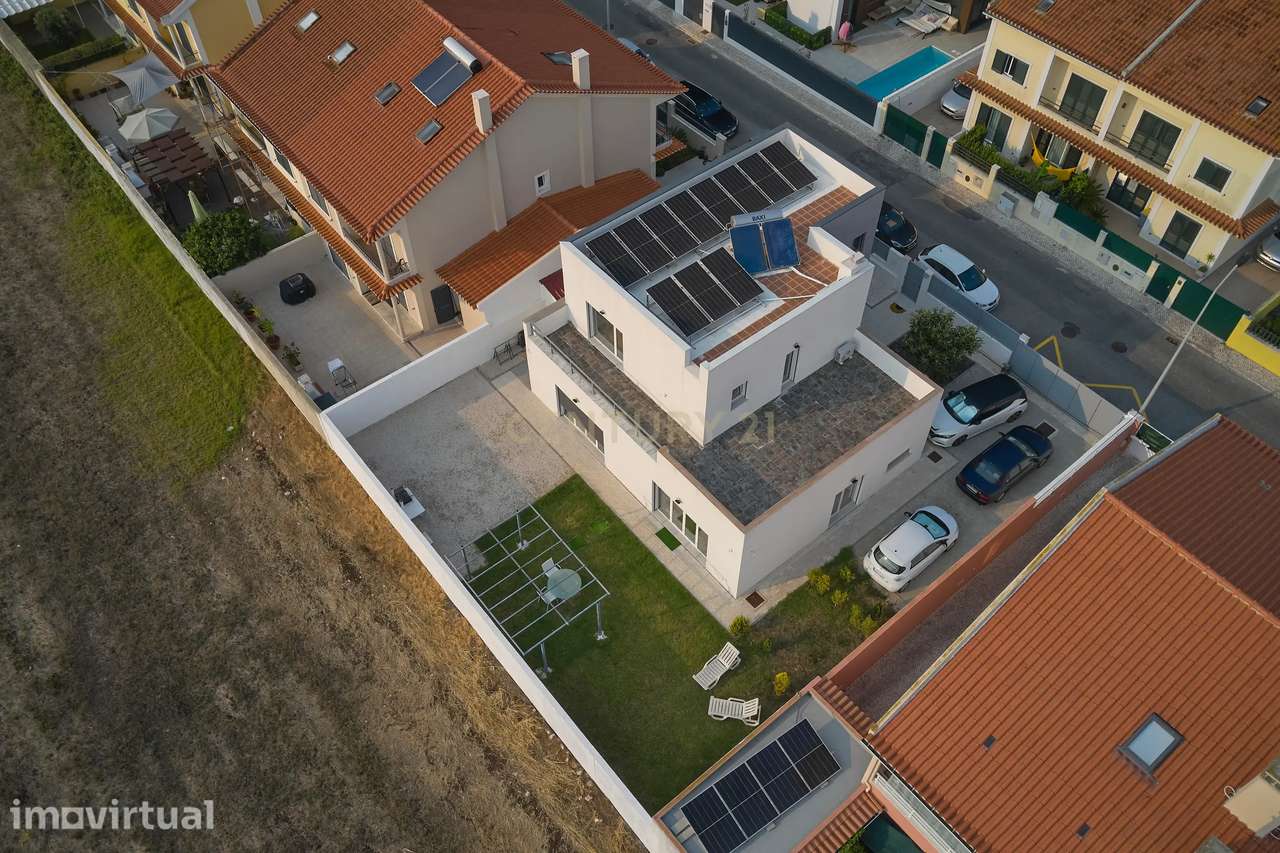 Moradia Contemporânea T3 + Escritório, com Jardim e Painéis Solares em - Grande imagem: 4/63