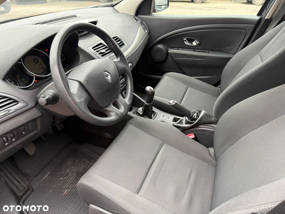 Renault Megane 1.6 16V 100 Expression - 11