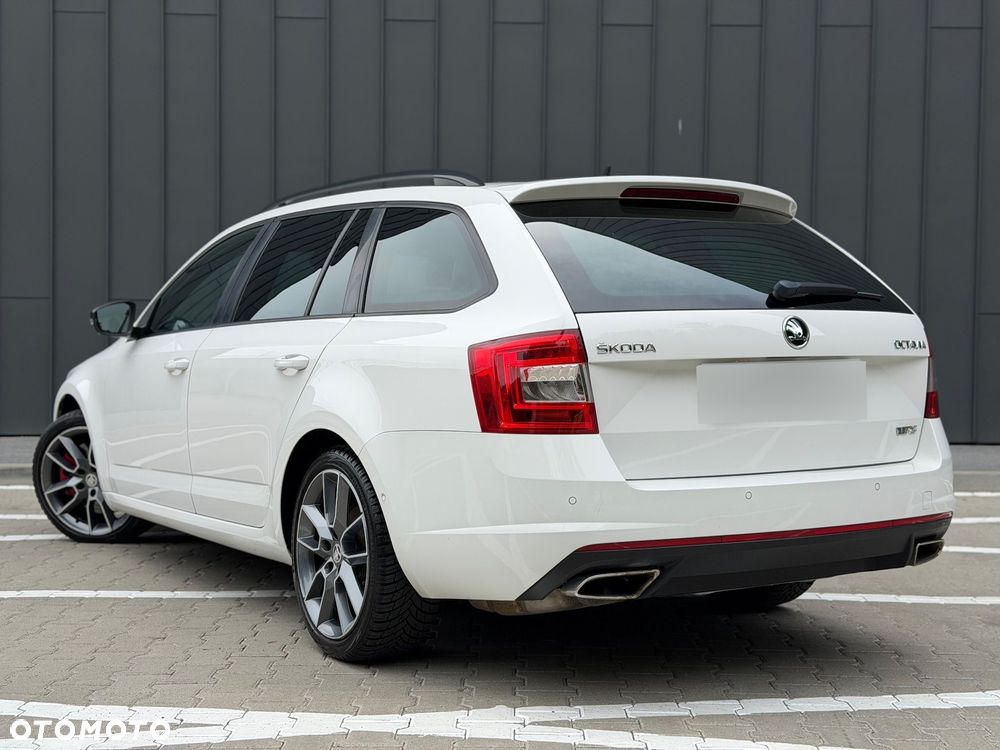 Skoda Octavia 2.0 TDI DSG RS - 8