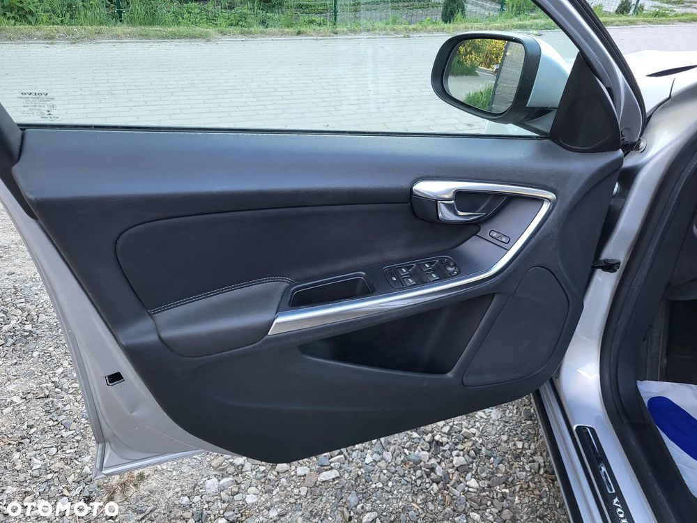 Volvo V60 D2 Edition - 11