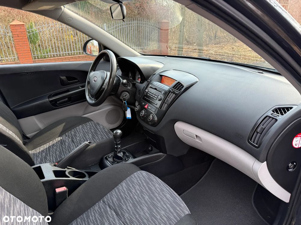 Kia Ceed 1.4 CVVT LX - 27