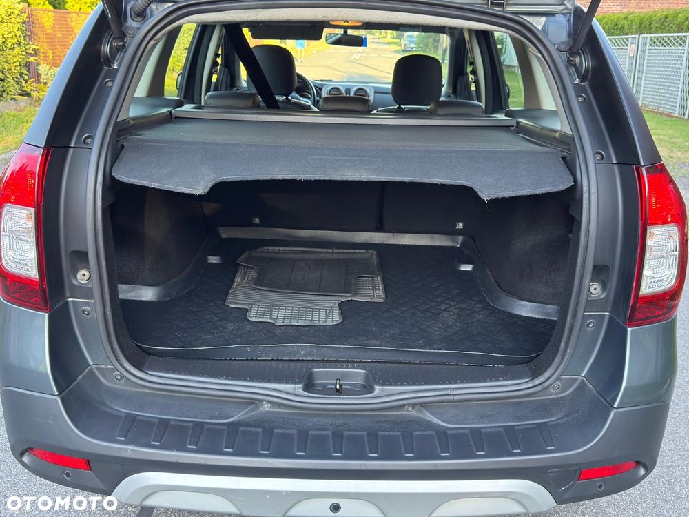 Dacia Logan TCe 90 S&S Stepway Celebration - 8