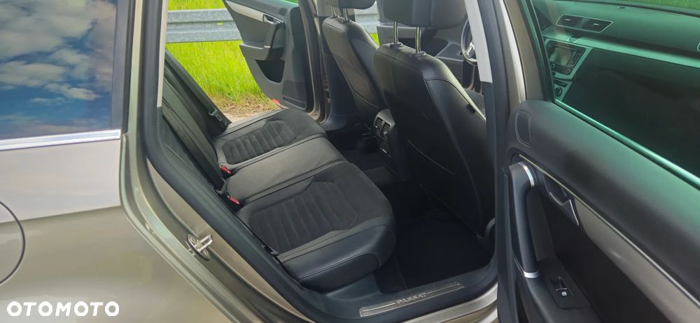 Volkswagen Passat 2.0 TDI 4Mot Highline DSG - 16