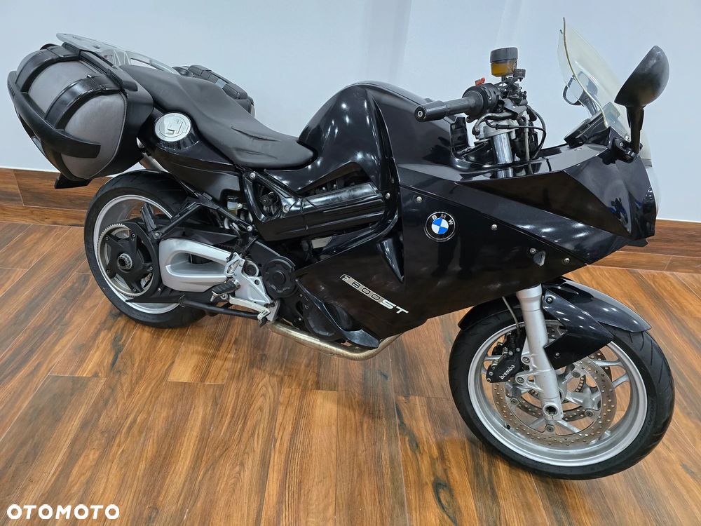 BMW F - 21