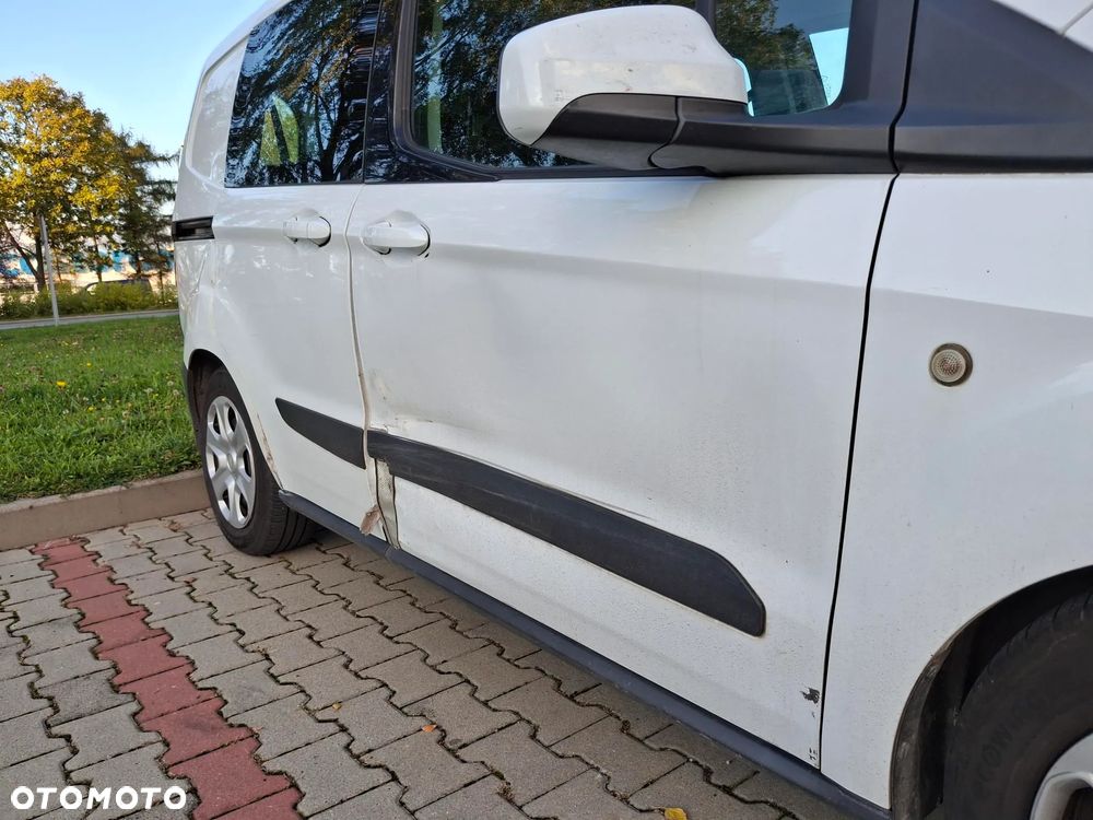 Ford Transit Courier - 20