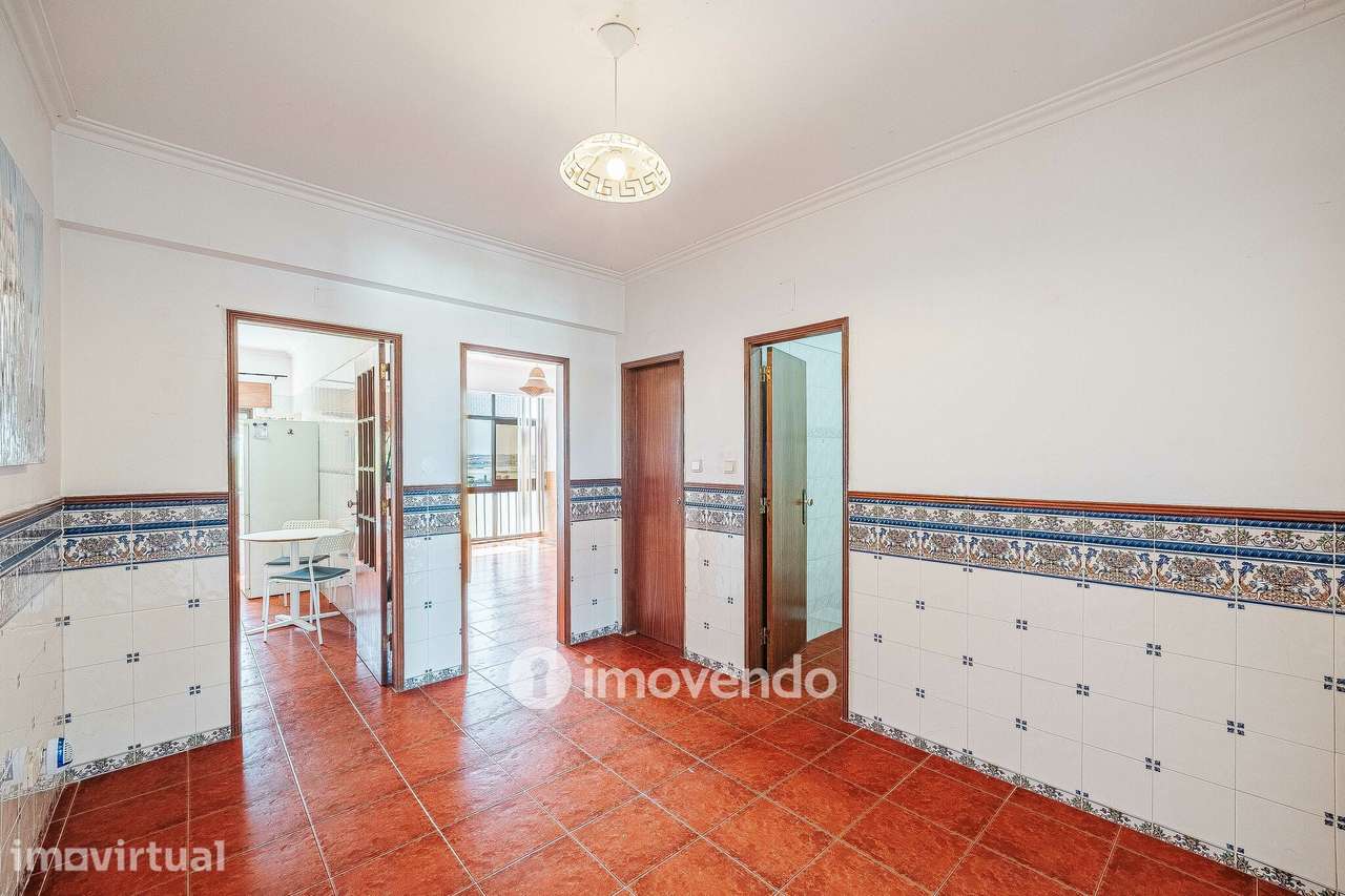 Apartamento T2 com vistas sobre o Tejo, no Seixal - Grande imagem: 2/49