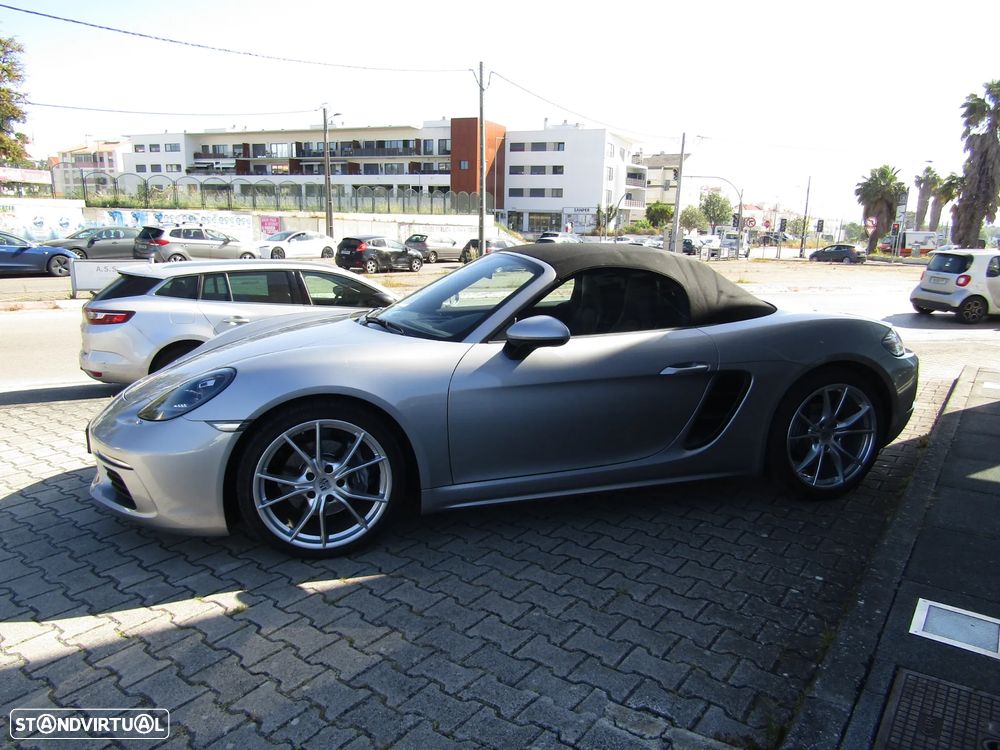 Porsche 718 Boxster 2.0T - 9