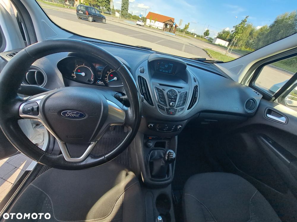 Ford Transit Courier - 2
