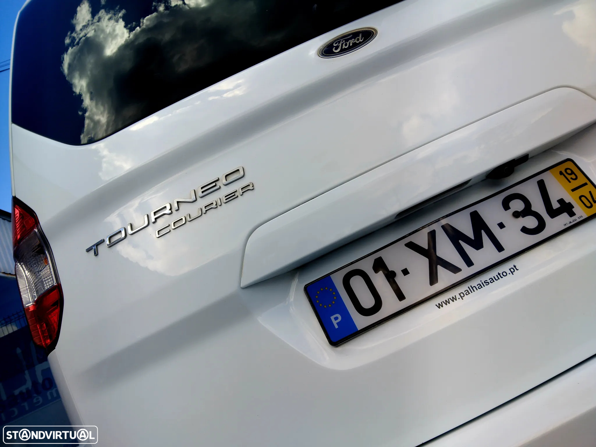Ford Tourneo Courier 1.0 EcoBoost Titanium - 23
