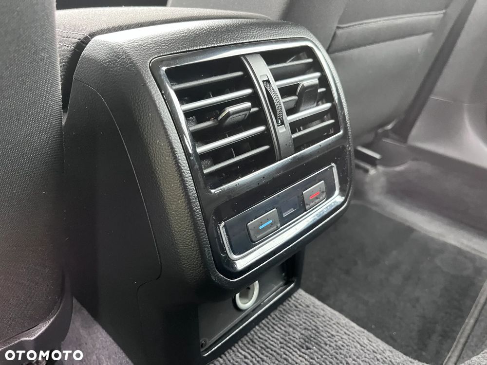 Volkswagen Passat Variant - 22