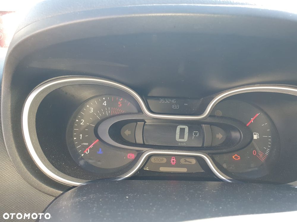 Renault Trafic 2.0 dCi EDC - 9