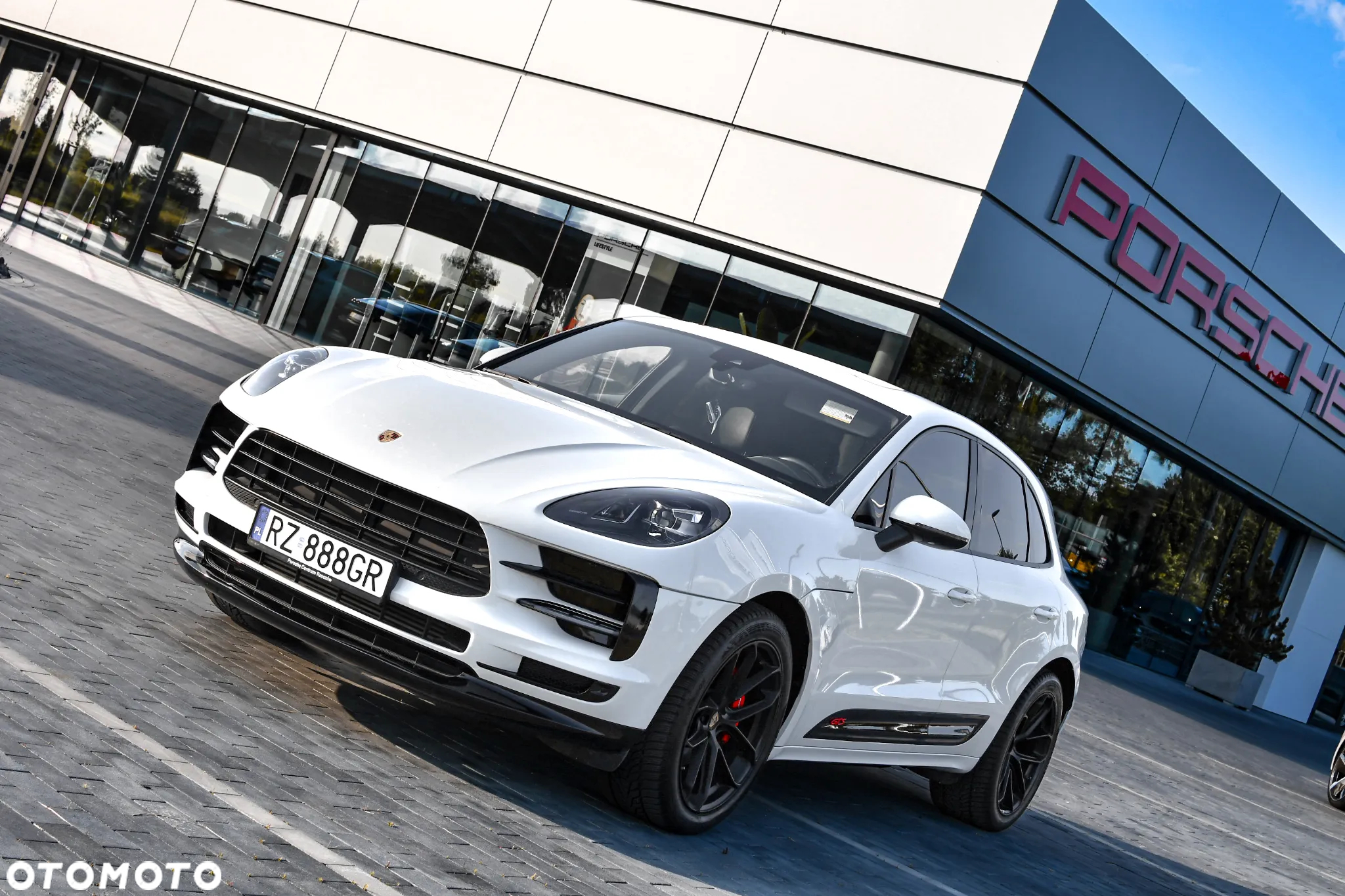 Porsche Macan Standard - 3