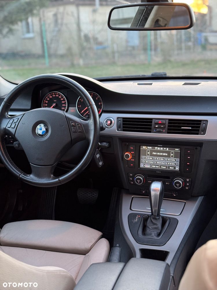 BMW Seria 3 320i Edition Exclusive - 25
