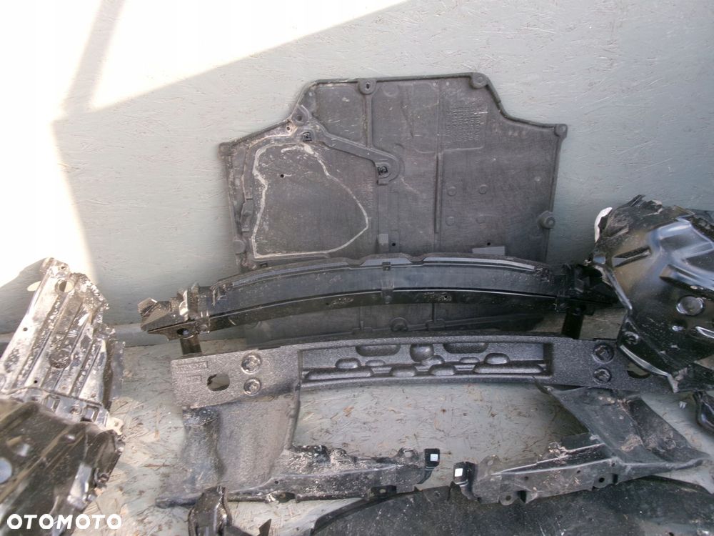 toyota corolla e21 2,0h lift 2023 przód blacharski 1g3 - 2