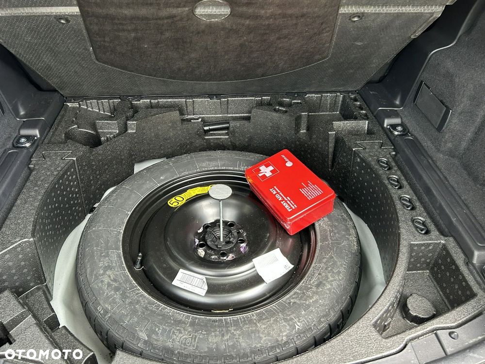 Land Rover Discovery Sport - 31