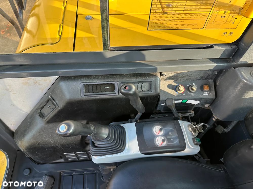 Komatsu PC56 - 9