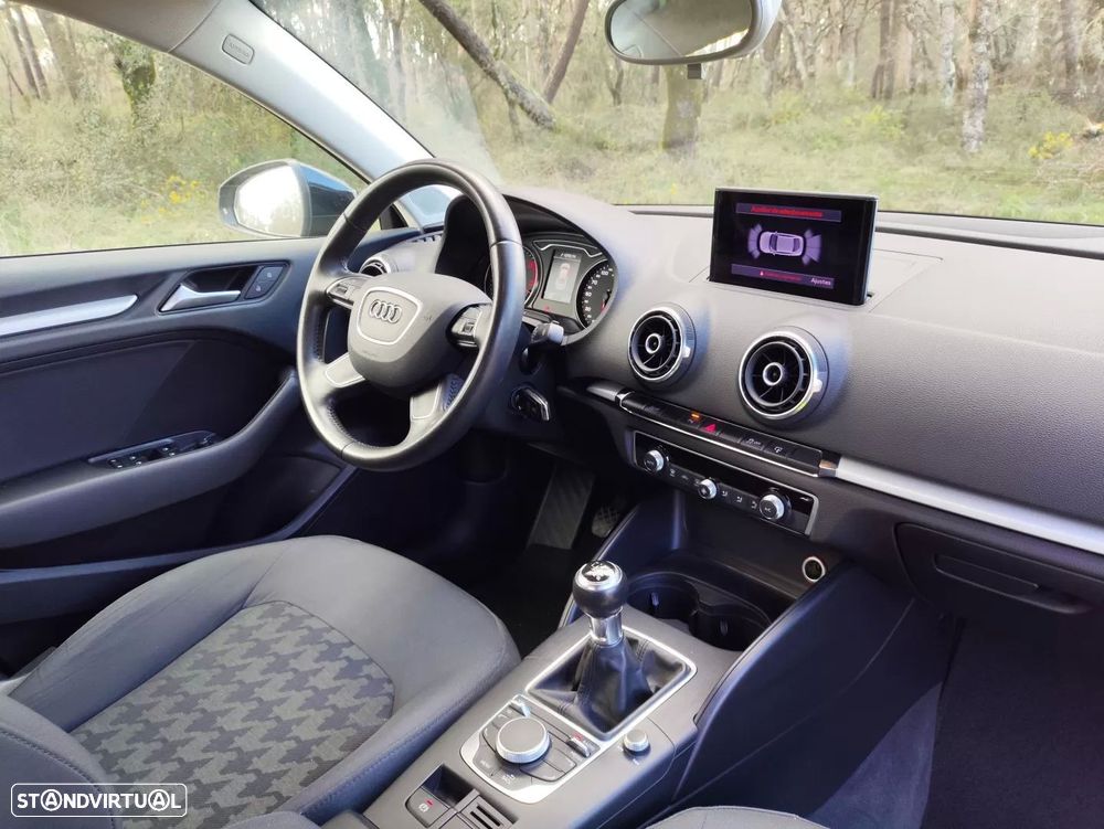 Audi A3 Limousine 1.6 TDI Business Line Attraction - 18