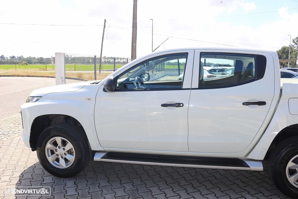 Mitsubishi L200 2.3 DI-D Space Cab Invite Strakar Look 4WD - 17