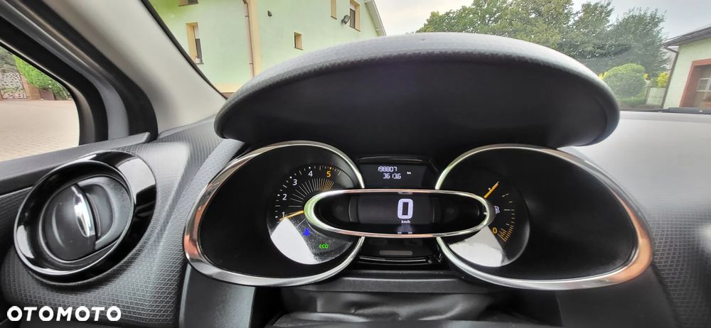 Renault Clio - 23