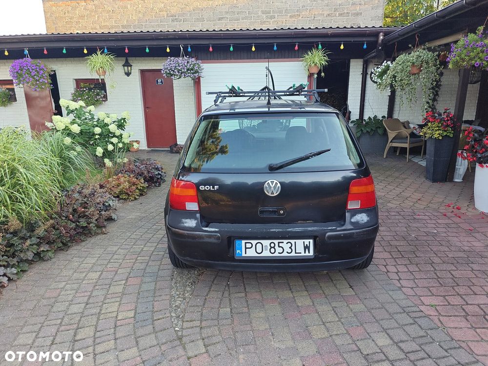 Volkswagen Golf - 6