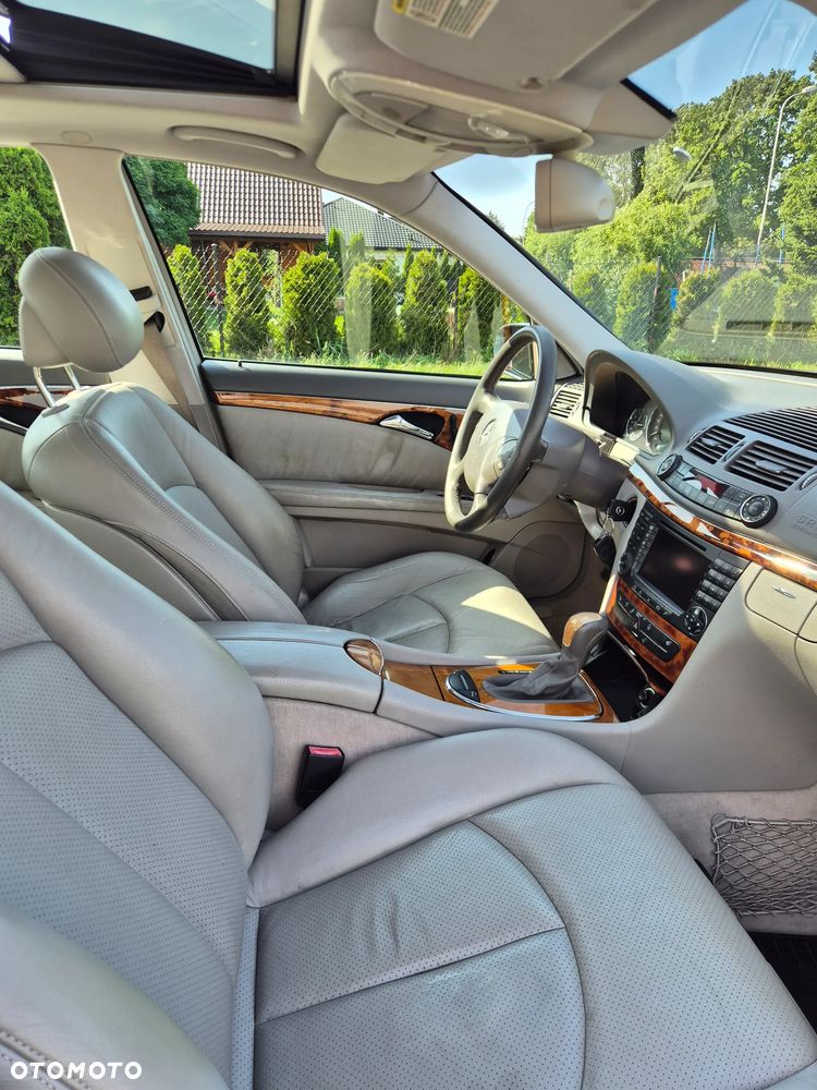 Mercedes-Benz Klasa E 320 Elegance - 14