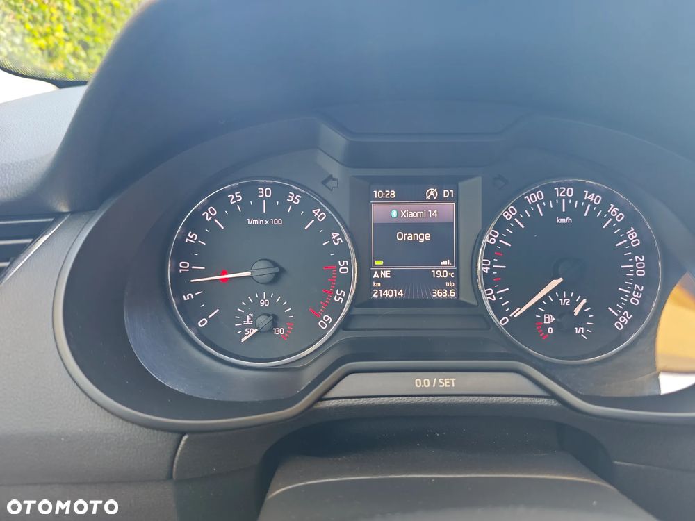 Skoda Octavia 1.6 TDI (Green tec) DSG Joy - 14