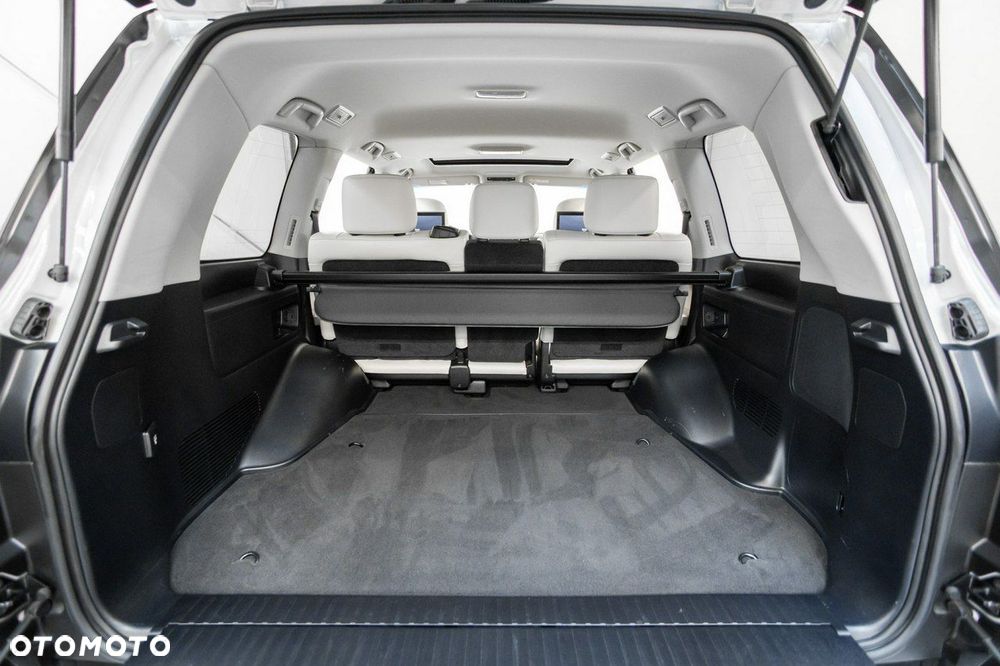 Lexus LX 570 Omotenashi - 24
