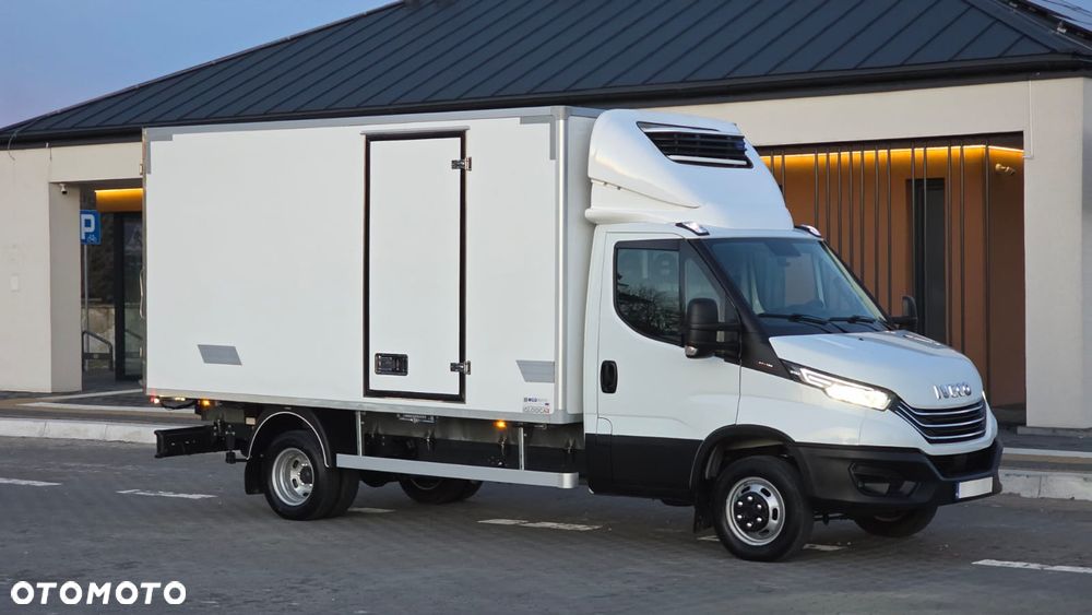 Iveco ❗️❗️DAILY 3.0 180Km 50C18 JAK NOWY ❗️❗️NOWY MODEL / CHŁODNIA MROŹNIA -32 +32 / ZASILANIE 230V / PIERWSZY WŁASCICIEL / NAVI / KAMERA COFANIA / FULL LED / TEMPOMAT AKTYWNY / BLIŹNIAKI / GRUBA SCIANKA / ZABUDOWA IGLOOCAR / AGREGAT CARRIER / WERSJA WZMOCNIONA / FULL OPCJA / SERWIS ASO / SALON POLSKA / 35C15 50C15 35C18❗❗ JAK Z SALONU - NOWY -❗❗ - 10