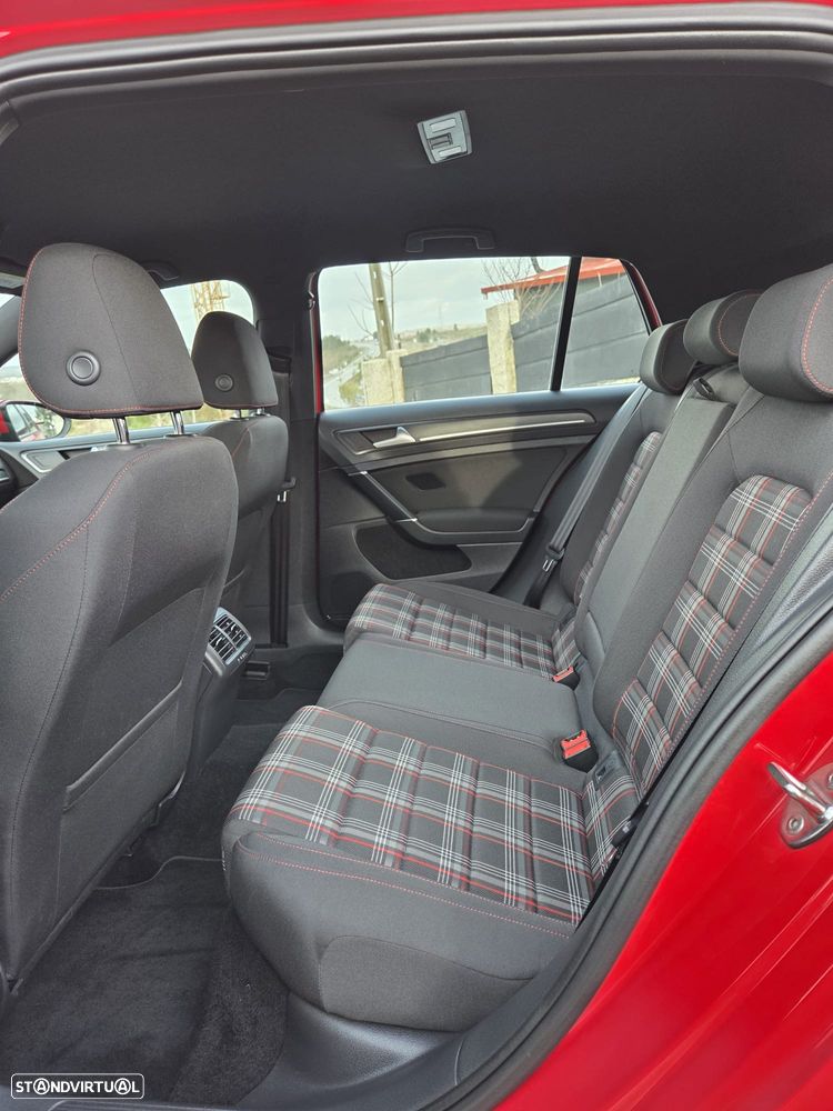 VW Golf GTI 2.0 TSI OPF DSG Performance - 13