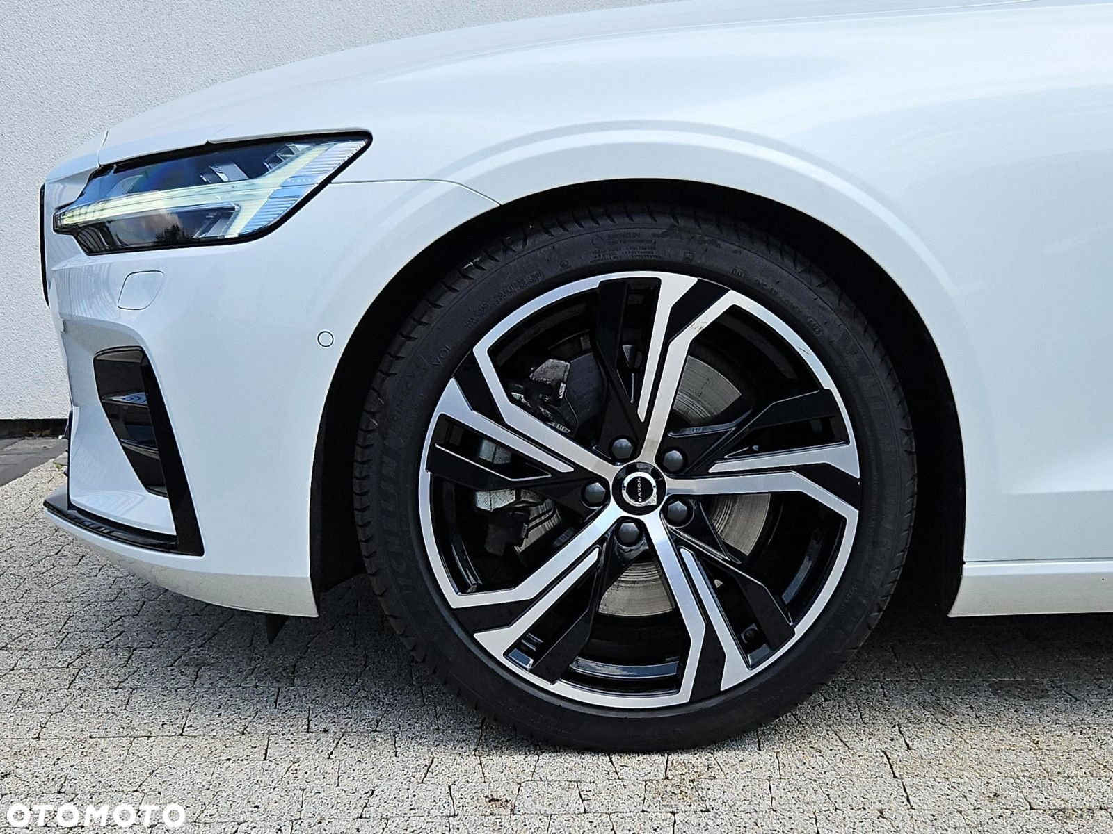 Volvo S60 B5 B AWD Ultimate Dark - 9