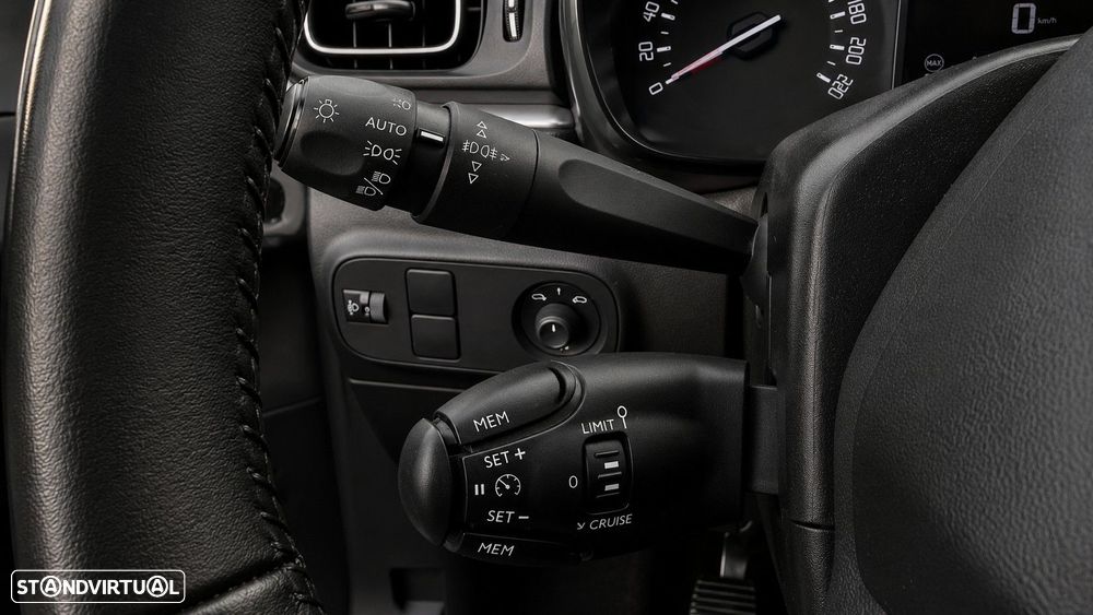 Citroën C3 1.2 PureTech Shine - 27