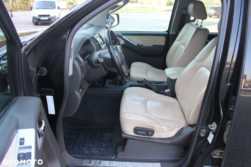 Nissan Navara 2.5 D Platinum - 5