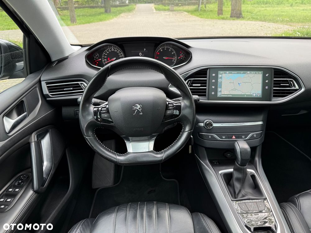 Peugeot 308 PureTech 130 GPF EAT8 Stop & Start Allure Pack - 32