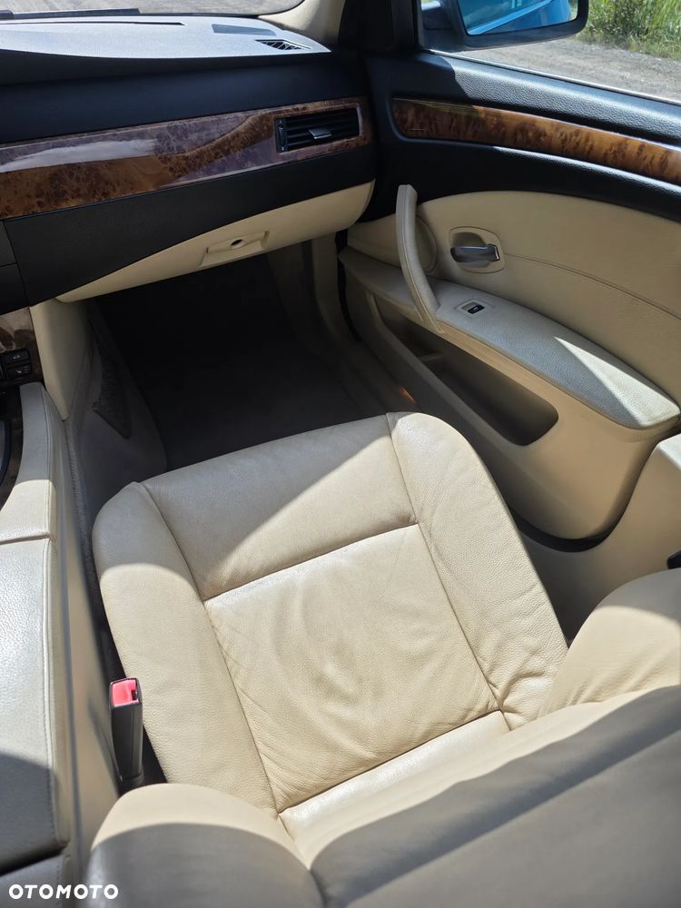 BMW Seria 5 523i - 13