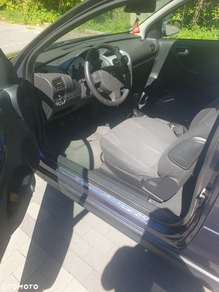 Opel Corsa 1.2 16V - 17