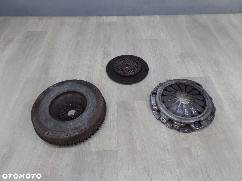 NISSAN CABSTAR MAXITY NT400 2.5 07-18 KOLO ZAMACHOWE DOCISK TARCZA - 1