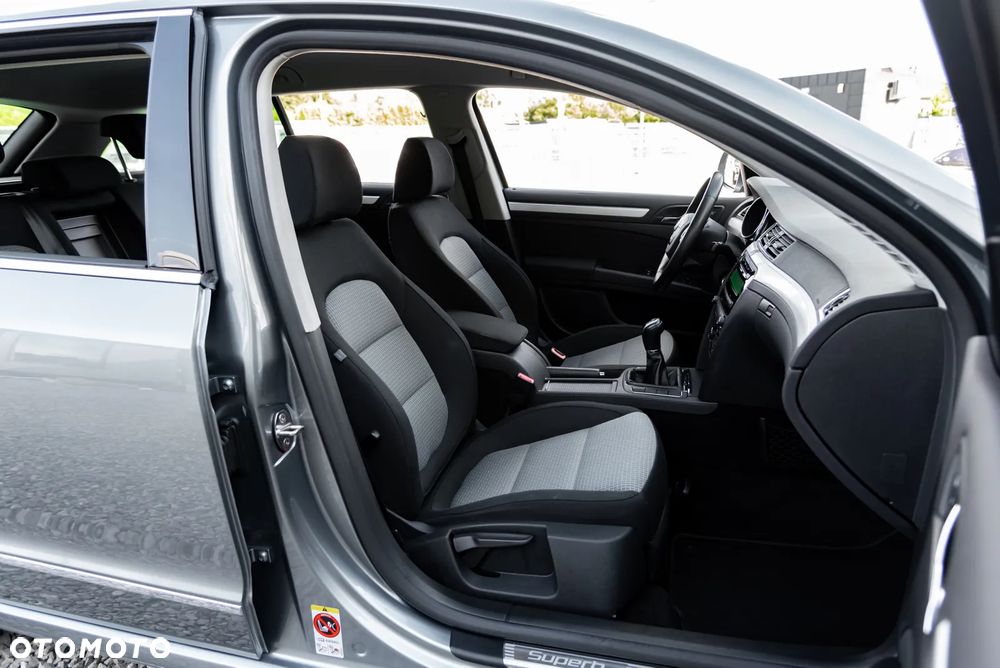 Skoda Superb 1.8 TSI FAMILY - 25
