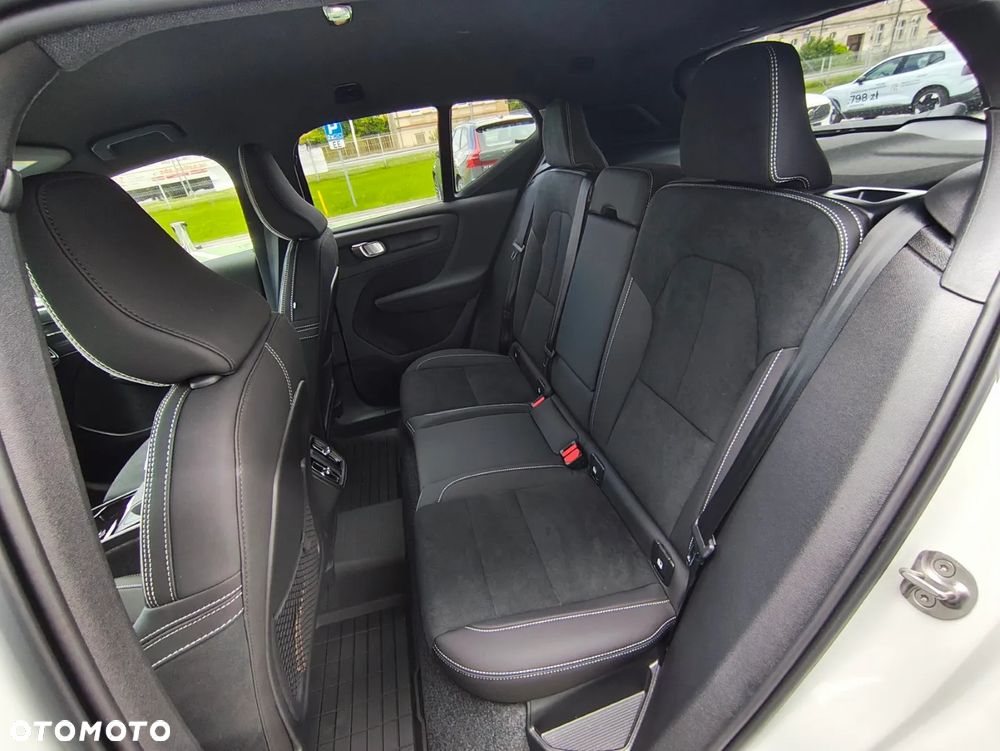 Volvo XC 40 B3 Plus Dark - 6