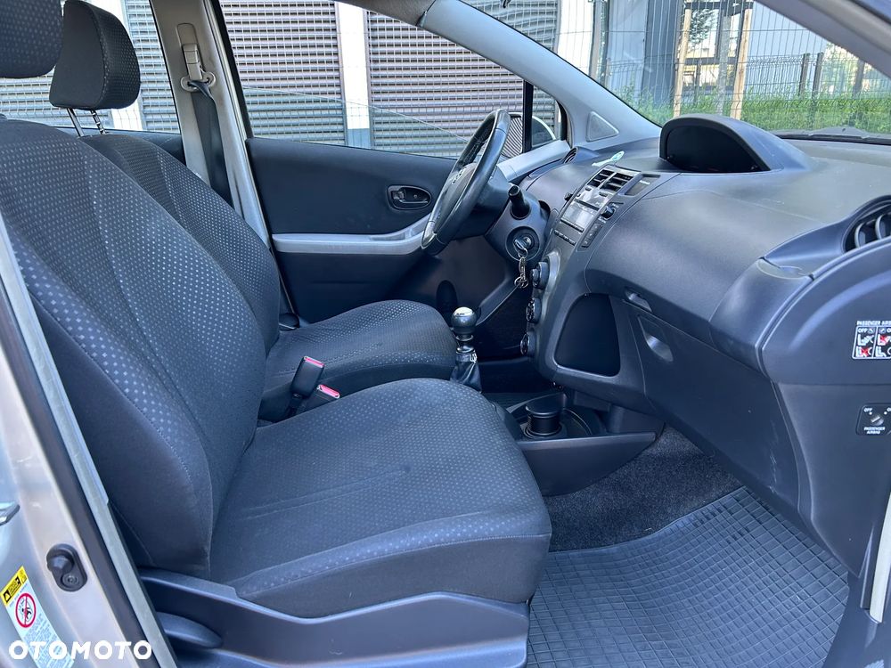 Toyota Yaris 1.33 Sol - 8