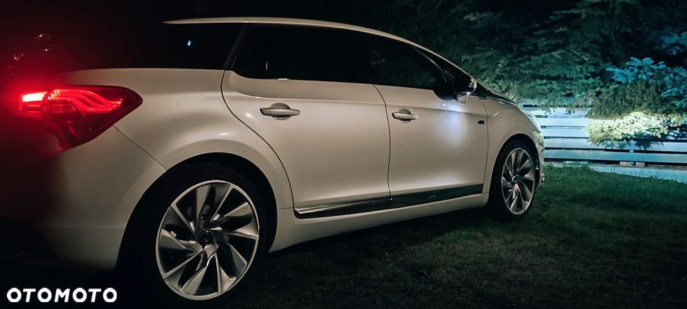Citroën DS5 Hybrid4 EGS6 SoChic - 2
