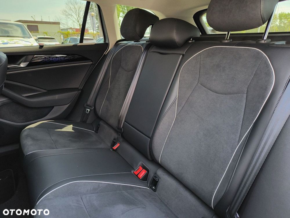 Volkswagen Passat - 27