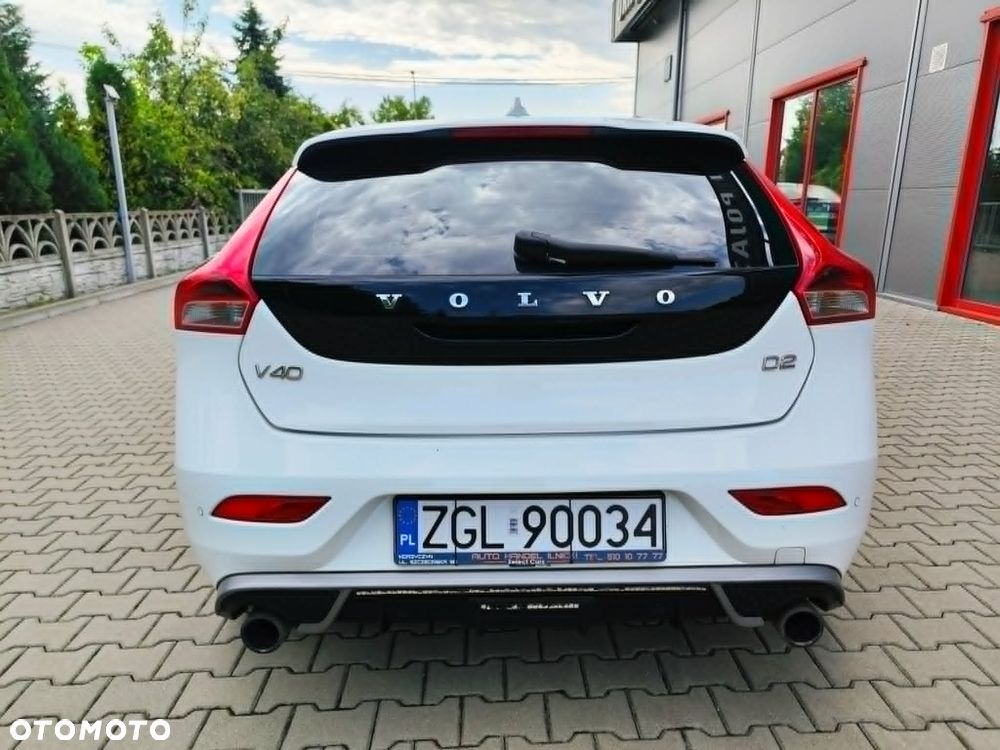 Volvo V40 D2 Drive-E R-Design Momentum - 10