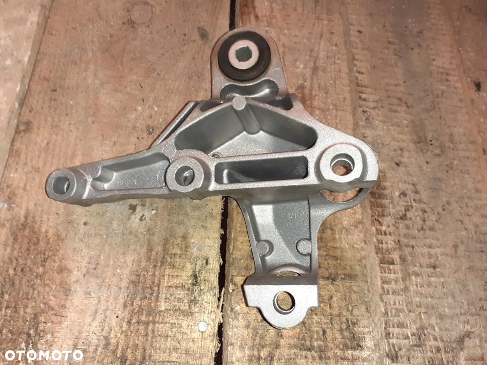 Mercedes W117 W176 W246 Łapa Silnika - 2