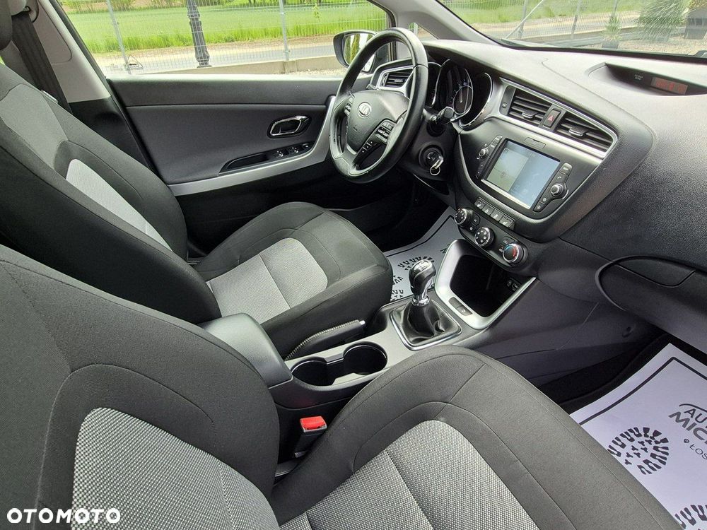 Kia Ceed - 16