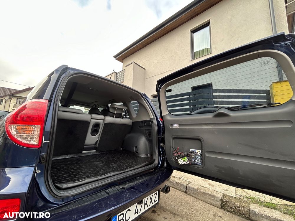 Toyota RAV4 2.0 Aut Luxury - 8