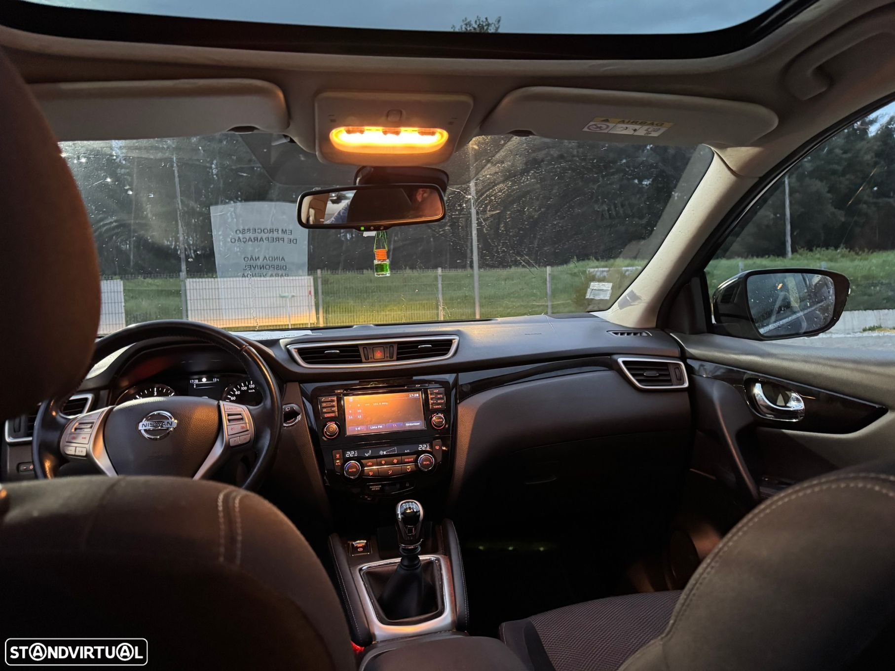 Nissan Qashqai 1.5 dCi N-Connecta 18 - 24